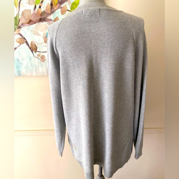 LIZ CLAIBORNE 🩶SPARKLING SILVER🩶 SWEATER SIZE LARGE 🌟NWOT🌟 - Picture 4 of 11